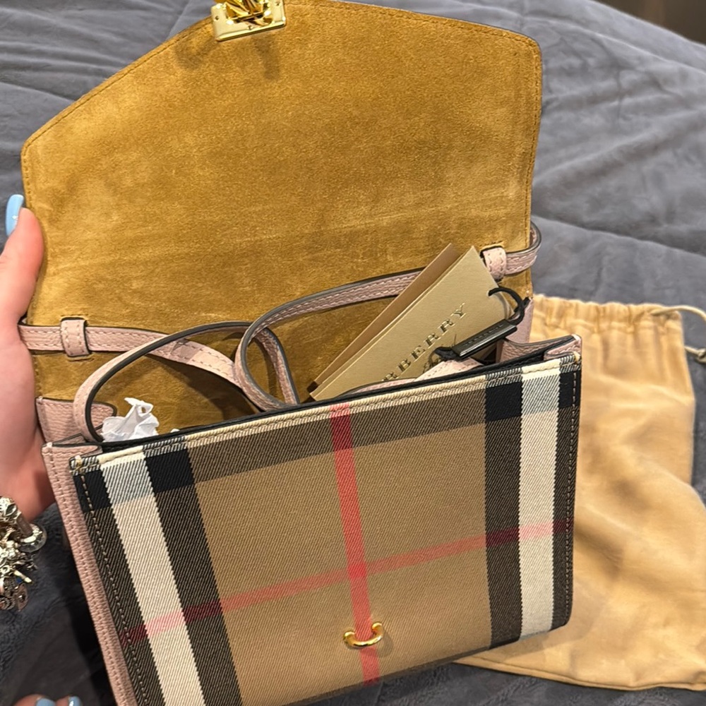 Burberry Derby Calfskin House Check Macken Crossbody Bag Pale Orchid *BRAND NEW* - Picture 6 of 9